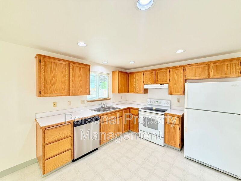14815 Ne 91st St - Photo 3 of 23