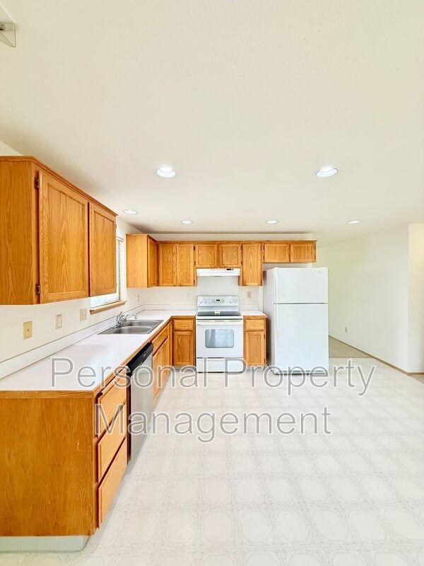 14815 Ne 91st St - Photo 4 of 23