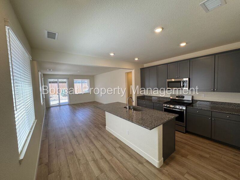 1064 Copper Hill Ave - Photo 7 of 30