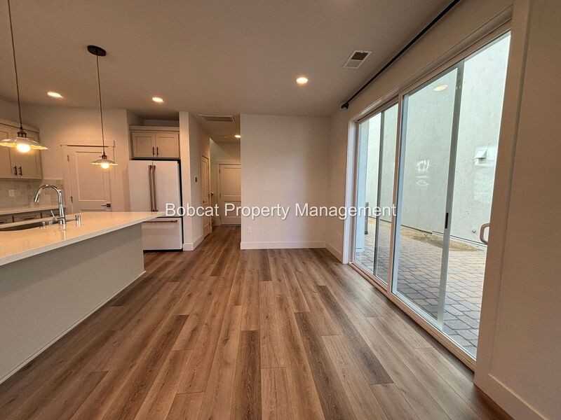 1287 Grove St - Photo 5 of 45
