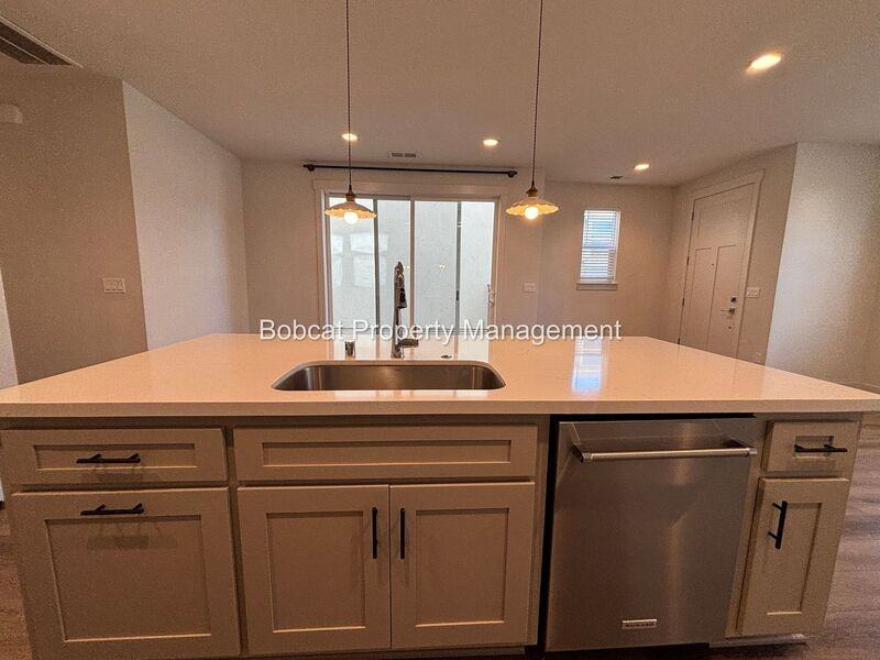 1287 Grove St - Photo 7 of 45