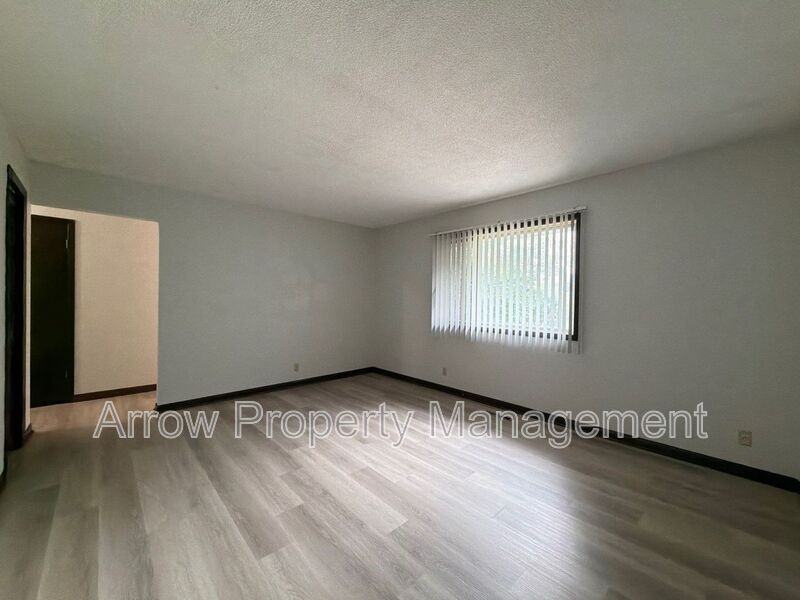 1027 A St #1 - Photo 3 of 14