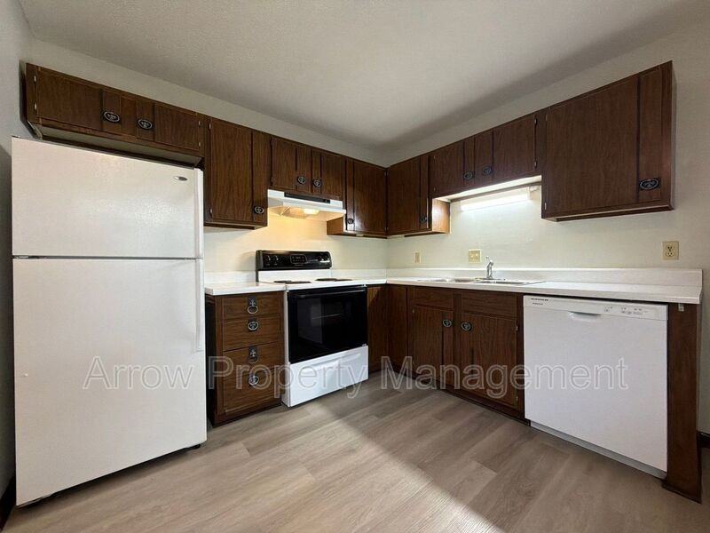 1027 A St #1 - Photo 4 of 14