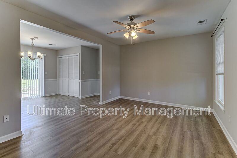 5038 Shelley Dr - Photo 3 of 19