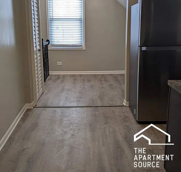 2507 N Lotus Ave #2 - Photo 3 of 10