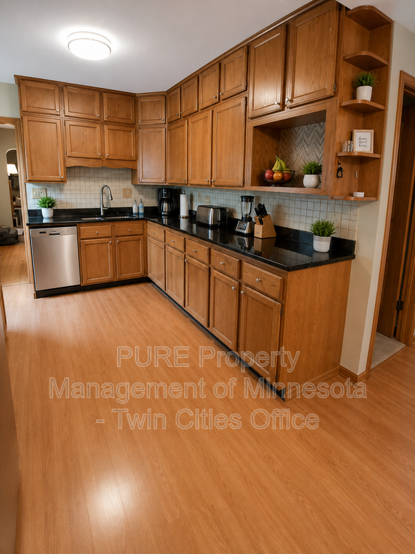 2029 Wellesley Ave - Photo 6 of 11
