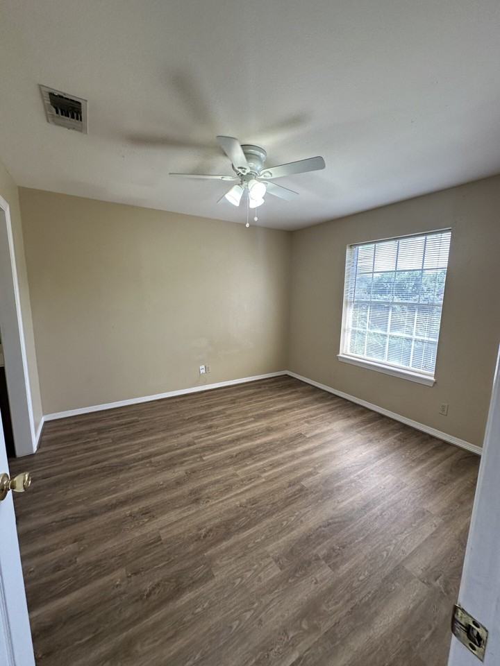 2480 Stone Hollow Drive - Photo 2 of 9