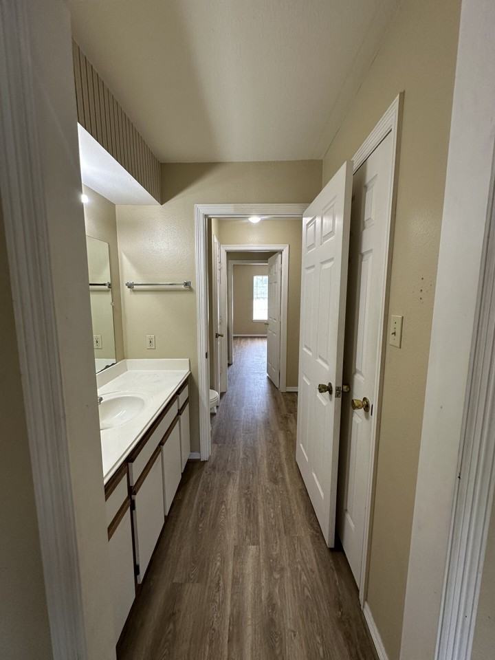 2480 Stone Hollow Drive - Photo 5 of 9