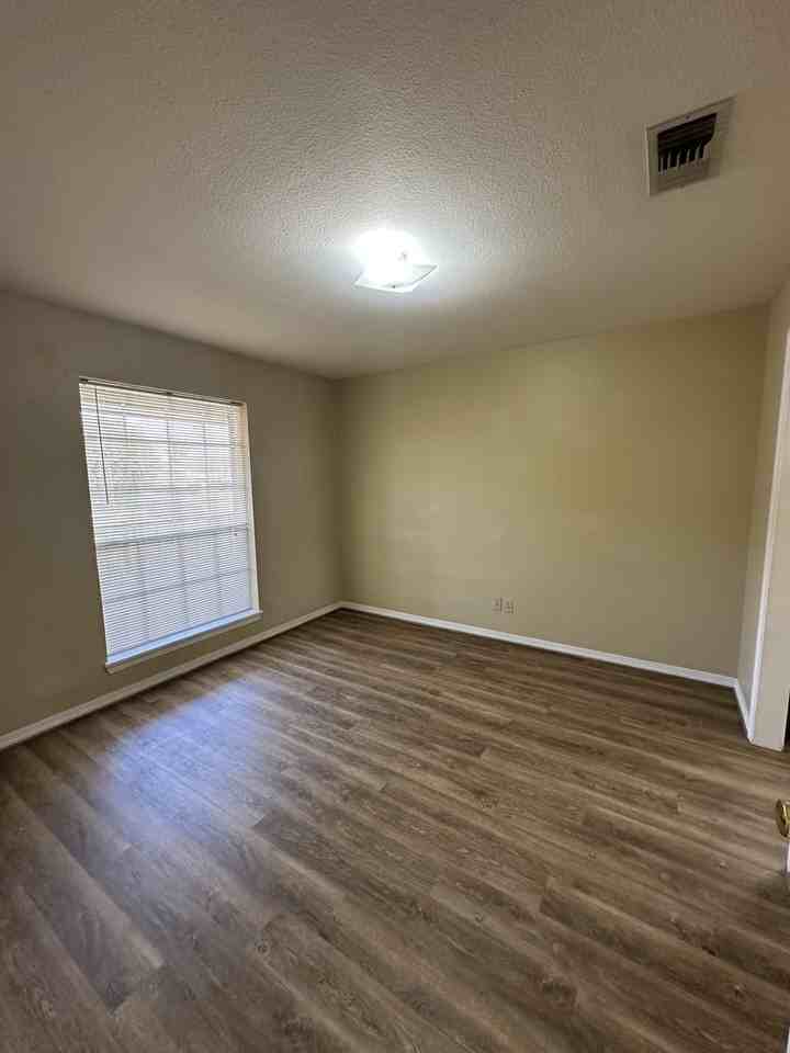 2480 Stone Hollow Drive - Photo 6 of 9