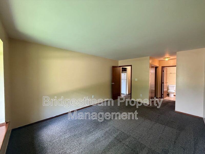 4418 Burlingame Cmns - Photo 3 of 12