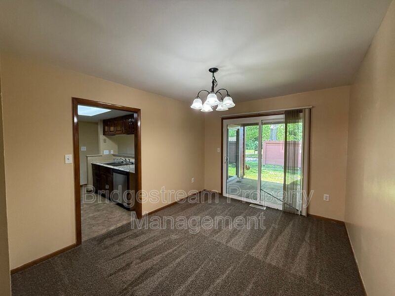 4418 Burlingame Cmns - Photo 5 of 12
