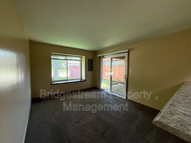 4418 Burlingame Cmns - Photo 6 of 12
