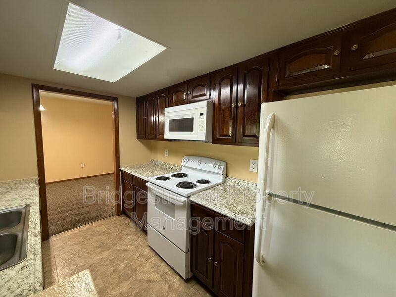 4418 Burlingame Cmns - Photo 7 of 12