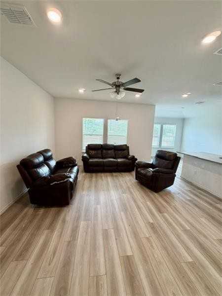 12516 Tarres Ct - Photo 4 of 21