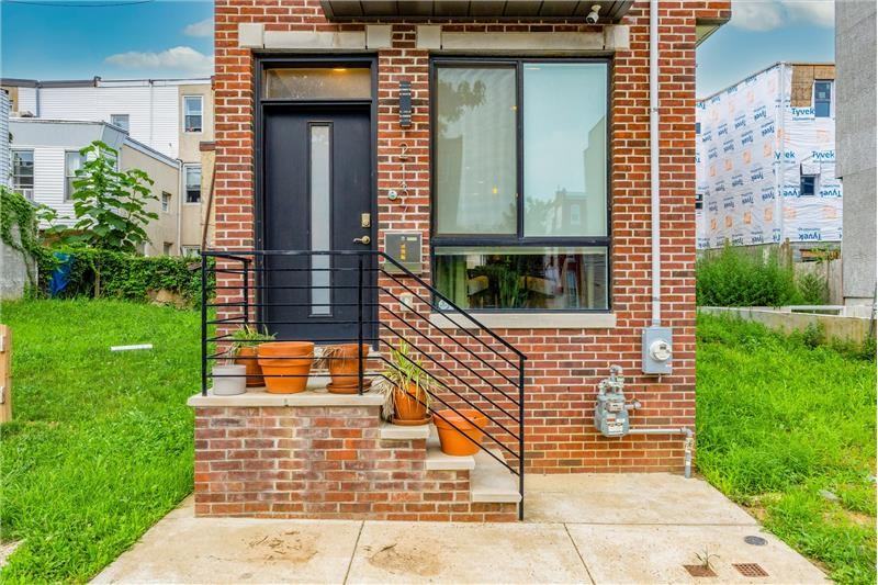 2137 N Darien St - Photo 2 of 15