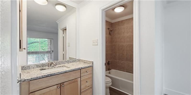 3707 Miles St #9 - Photo 5 of 13