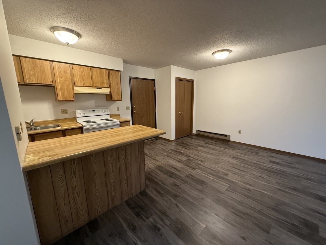 1104 10th Ave N - Photo 2 of 17