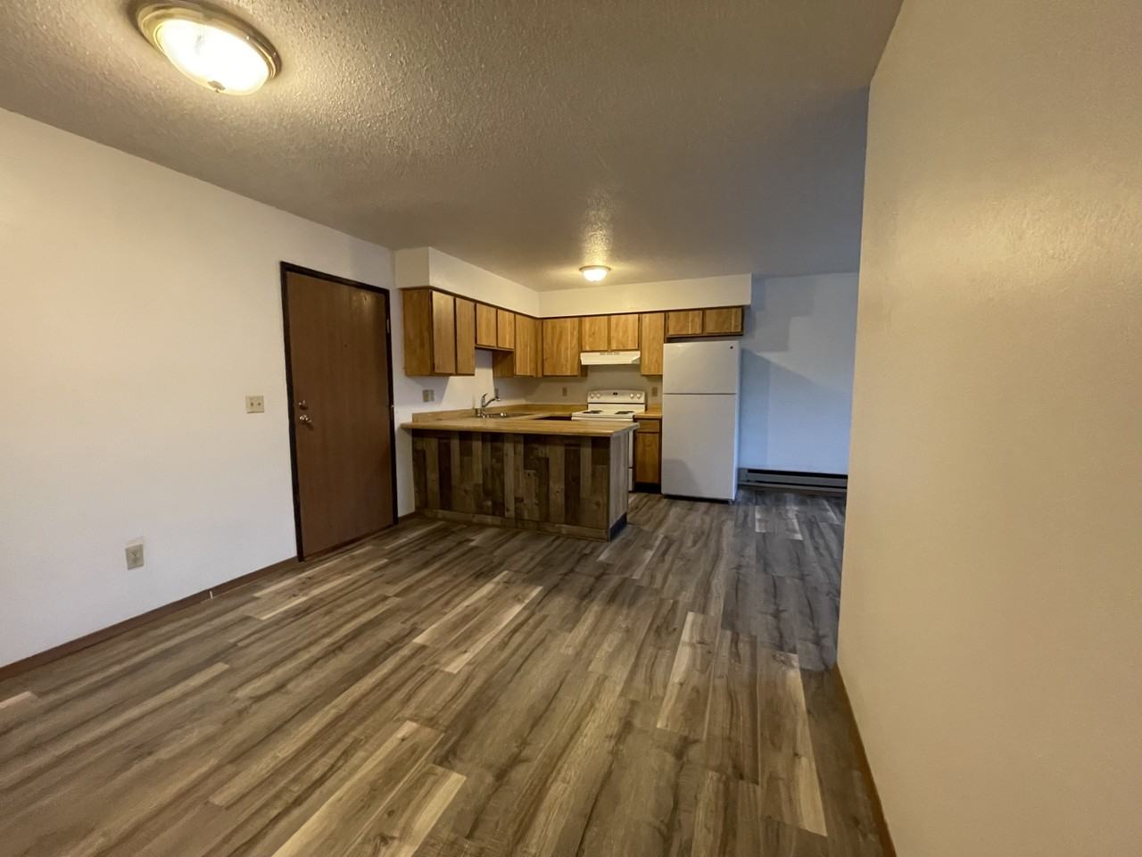 1106 10th Ave N - Photo 2 of 8