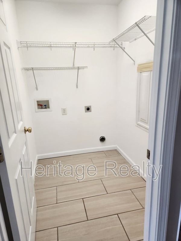 4820 Poplar Crest Way - Photo 7 of 11