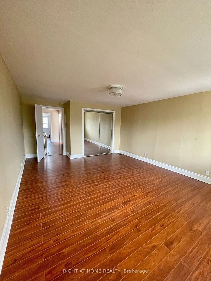 693 Ossington Avenue - Photo 3 of 14