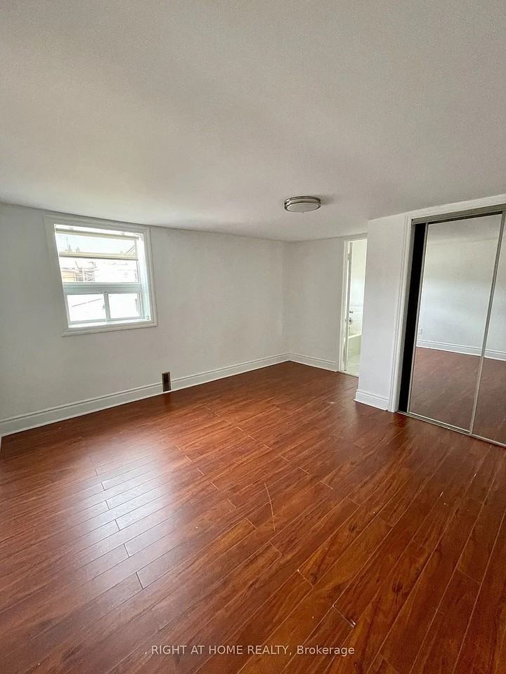 693 Ossington Avenue - Photo 7 of 14