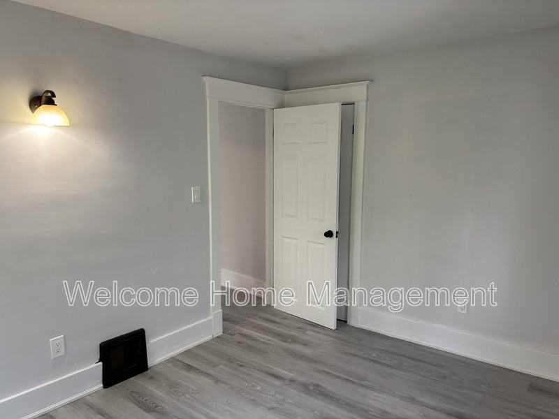 5810 Symmes St - Photo 4 of 15