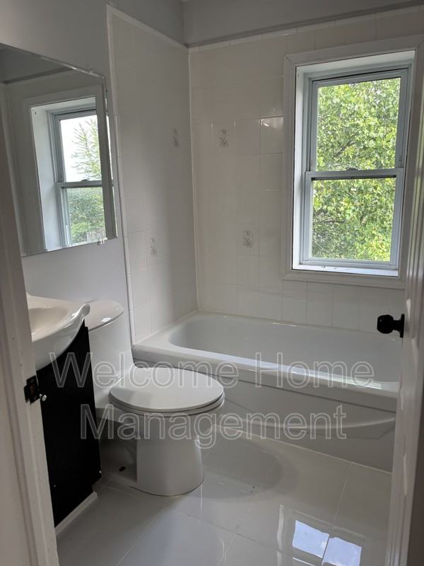 5810 Symmes St - Photo 7 of 15