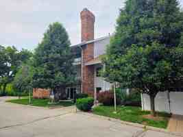 featured image of 1100 50th St #1102