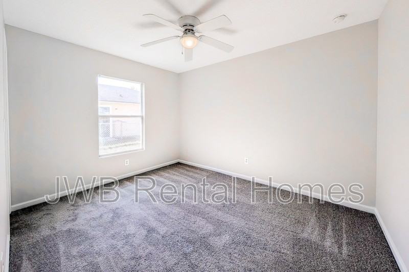 4373 Melissa Ct W - Photo 7 of 16