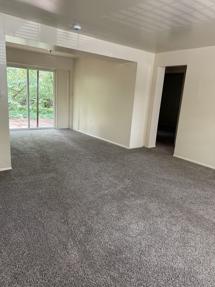 537 North Hanover Street - Photo 2 of 7