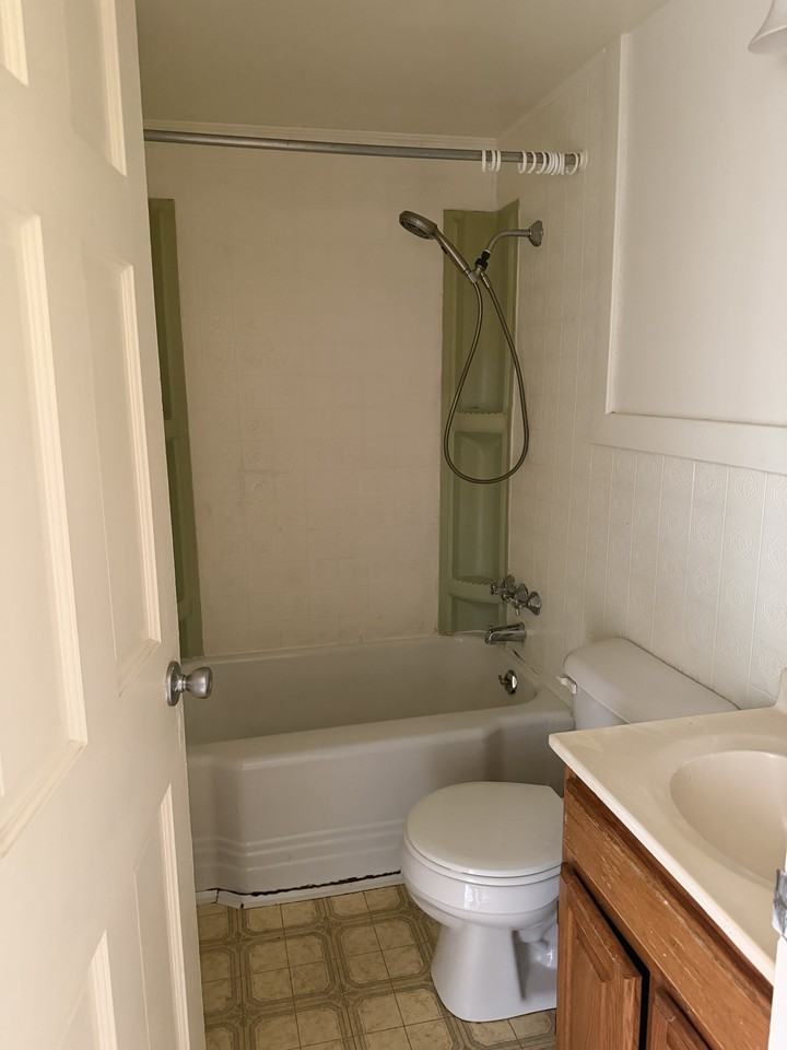 122 South West St - Photo 3 of 7