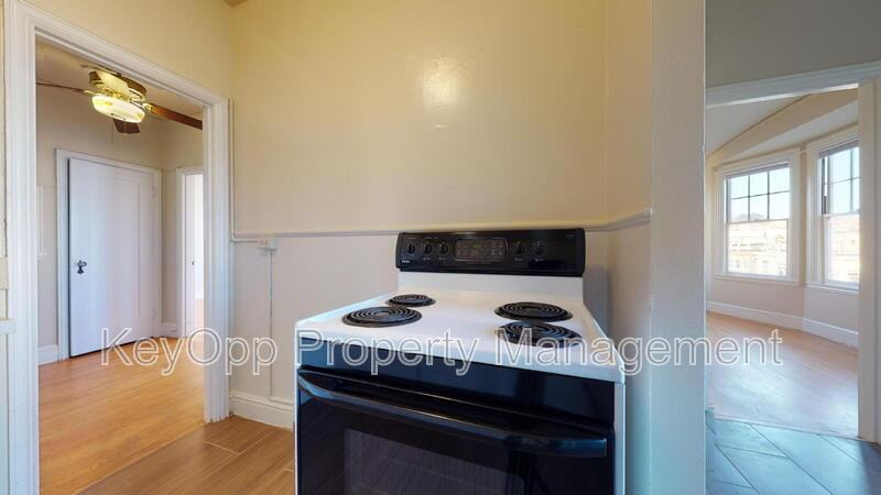 895 31st Ave #7 - Photo 4 of 22