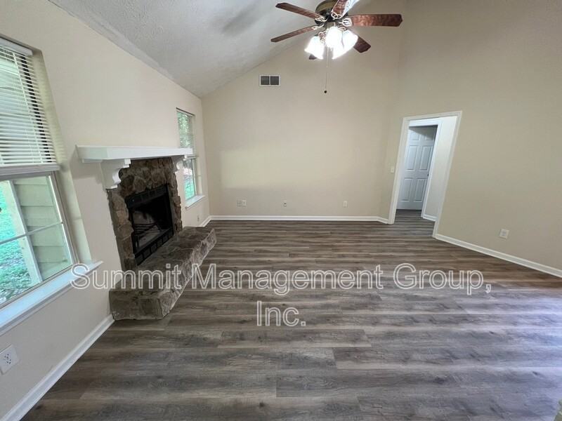 555 Cowan Rd - Photo 4 of 23