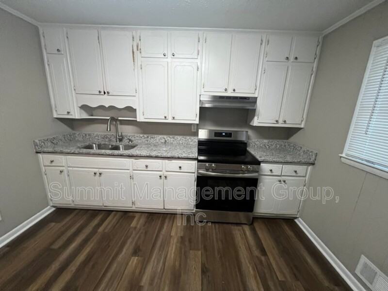 8107 Cardav Ct Se - Photo 6 of 12