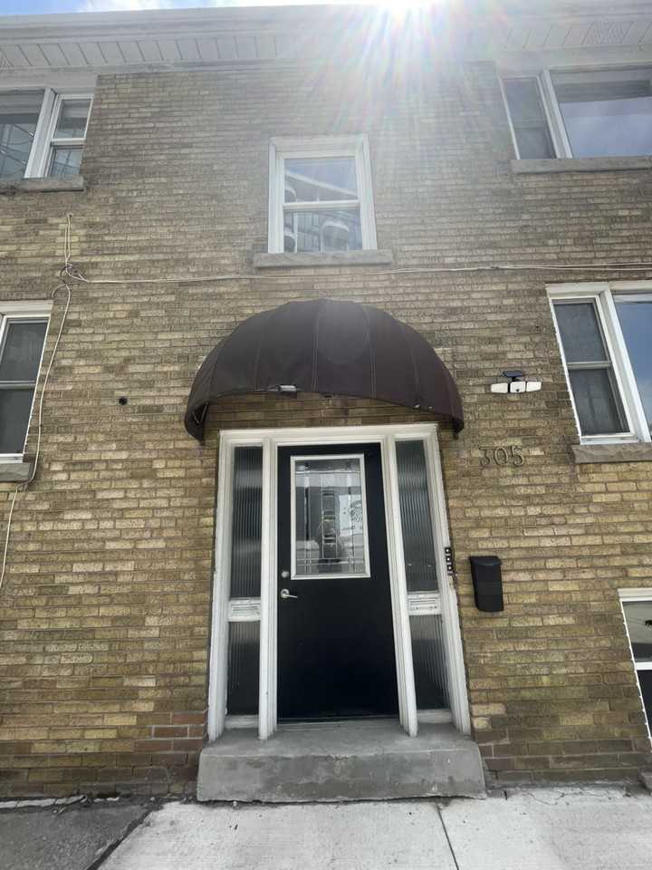 305 Dupont Street