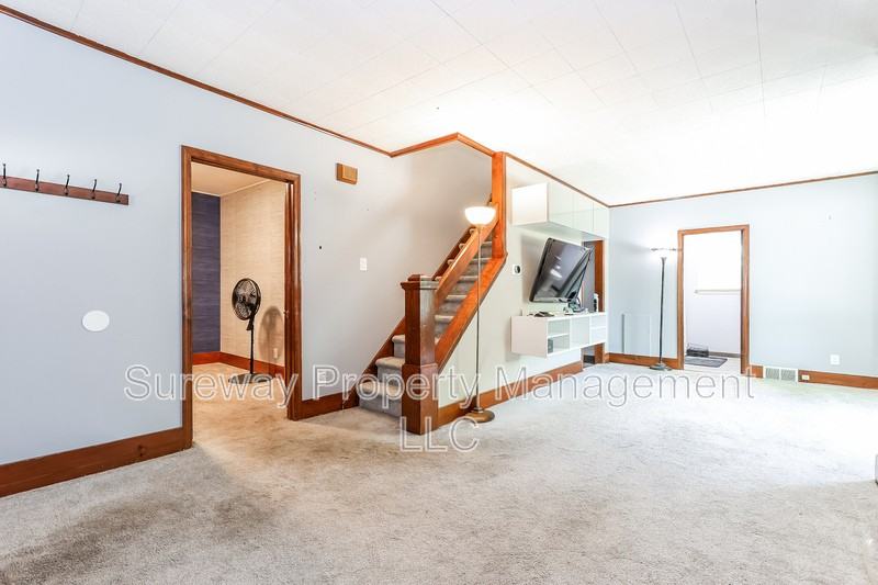 201 E Linden Ave - Photo 2 of 15