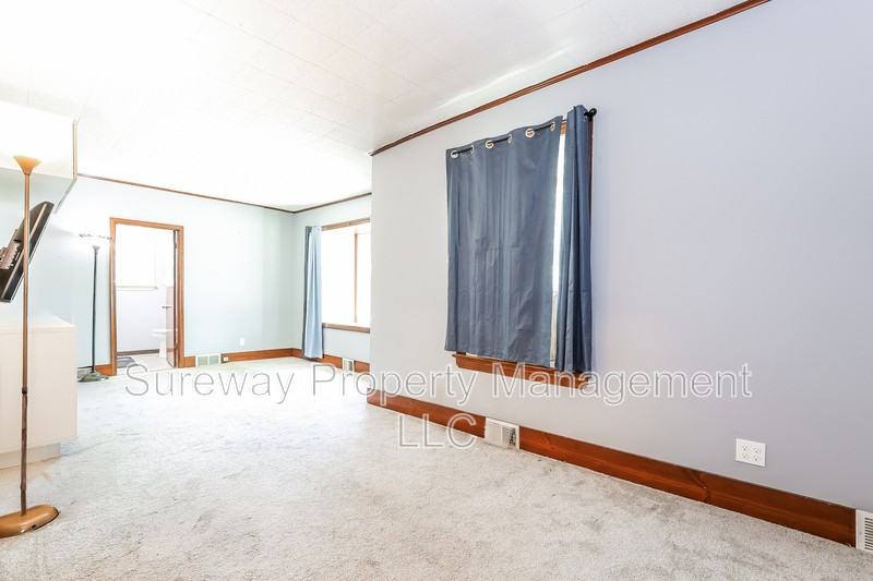 201 E Linden Ave - Photo 3 of 15