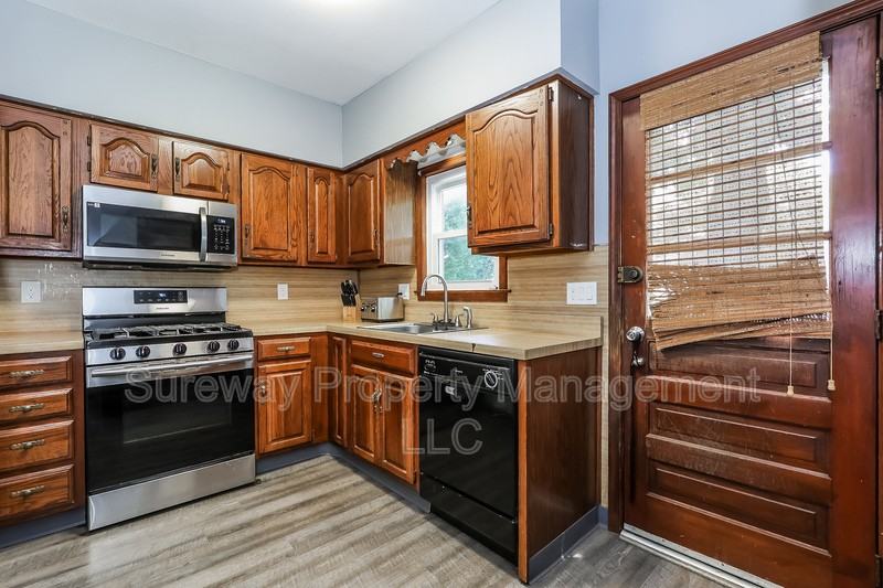 201 E Linden Ave - Photo 5 of 15