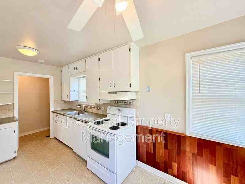 506 W 39th St - Photo 6 of 24