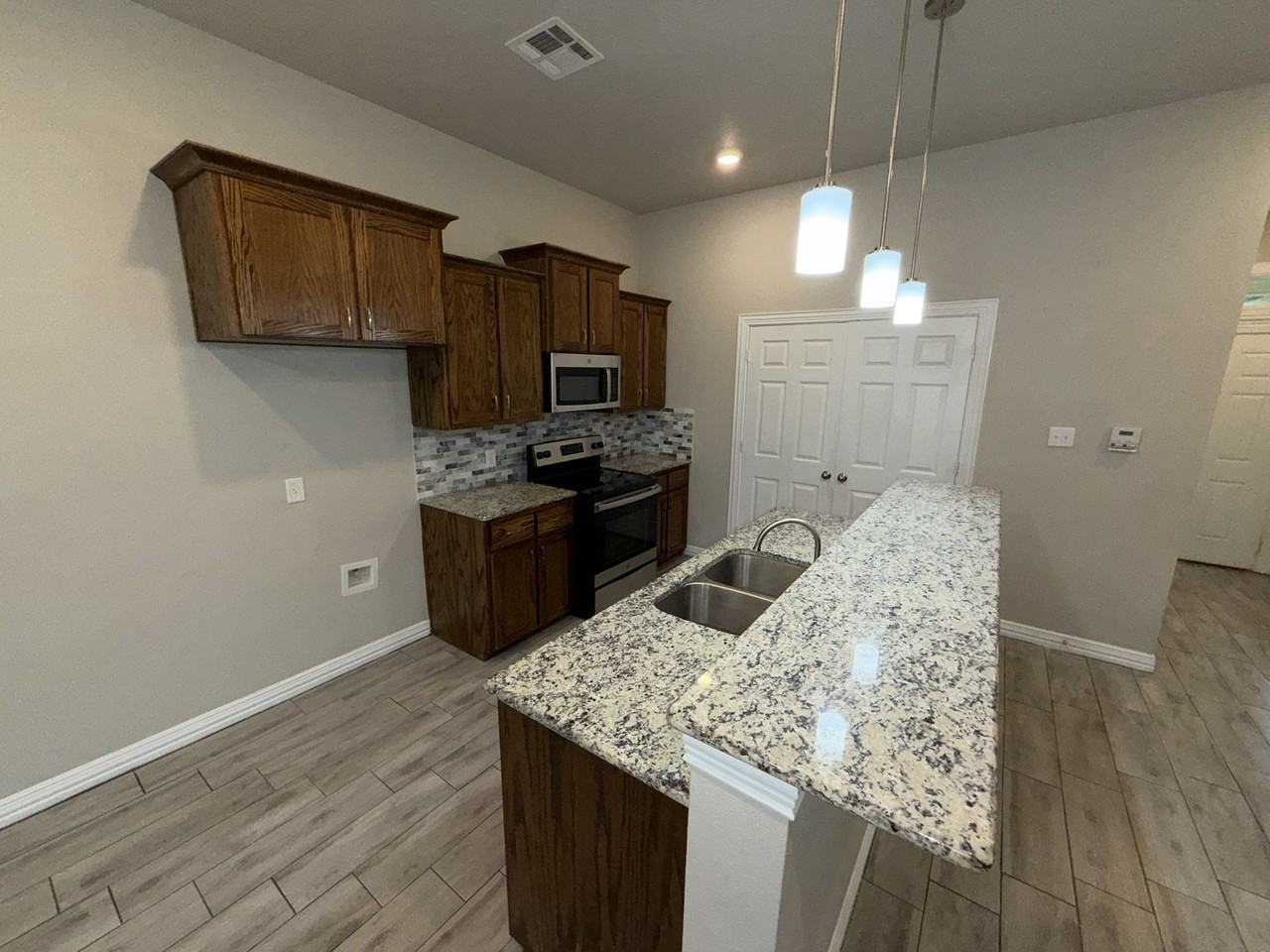 3334 Addison Way - Photo 6 of 13