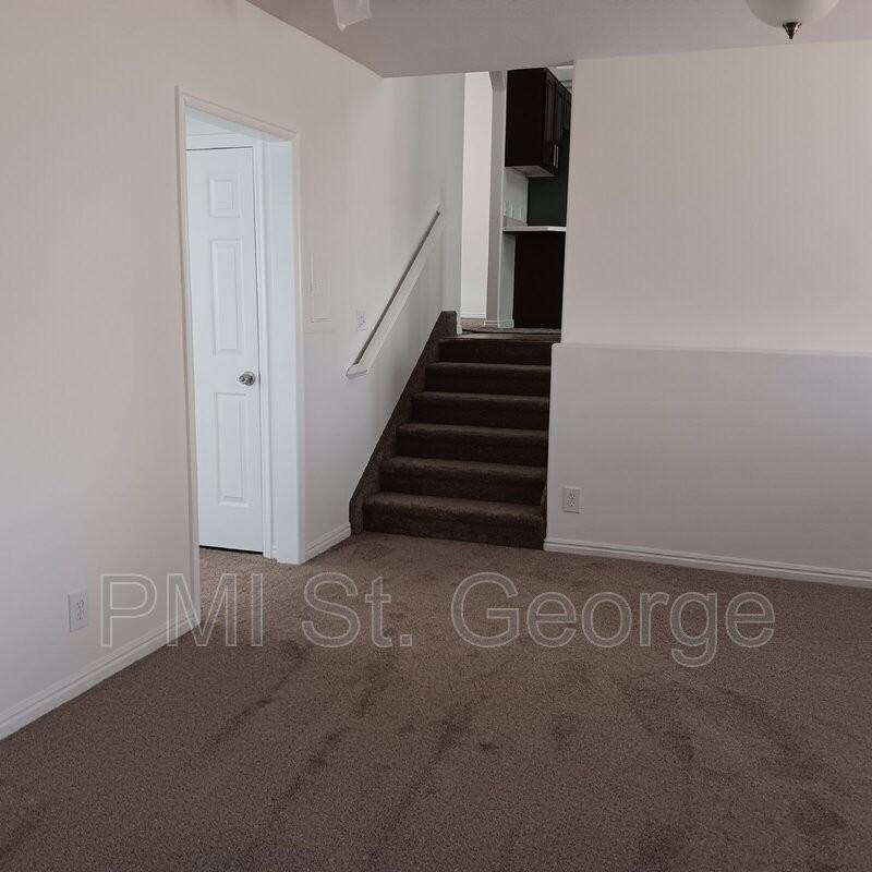 1947 Eastsouth Circle - Photo 3 of 24