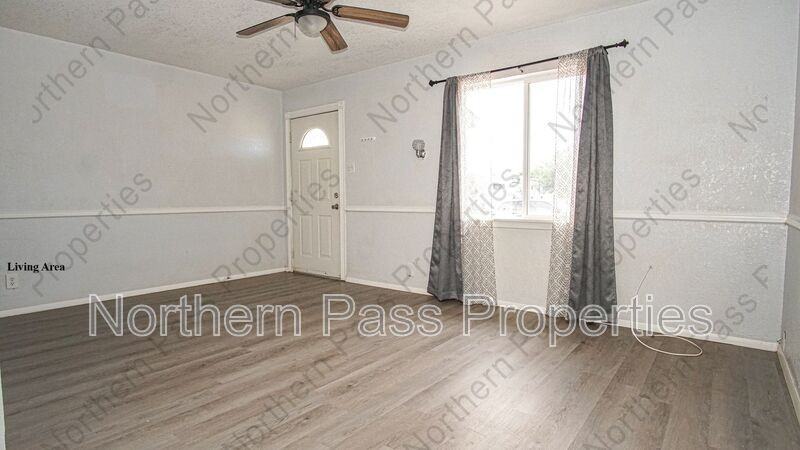9538 Roanoke Dr - Photo 4 of 21