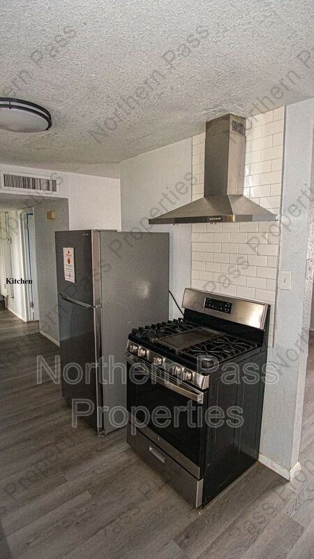9538 Roanoke Dr - Photo 7 of 21