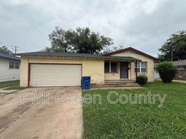featured image of 1039 E 51st Pl N