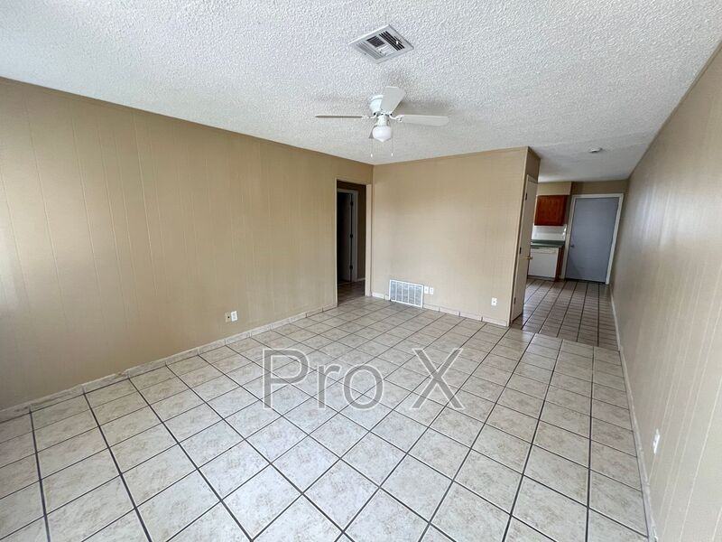 1042 Hendrix St - Photo 3 of 12