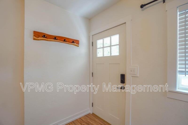 3113 Yeoman Ave - Photo 3 of 30
