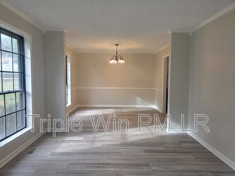 12320 Shawnee Forest Dr - Photo 3 of 29