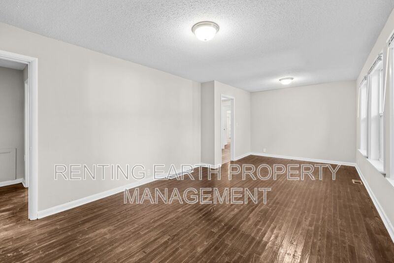 1128 Cardwell Ln - Photo 4 of 17