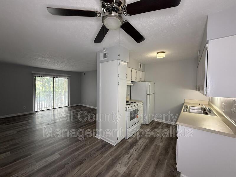1217 Old Manor Rd - Photo 3 of 7