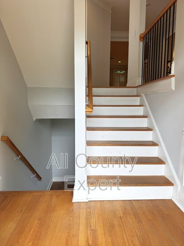 871 Lenox Ct Ne - Photo 2 of 36